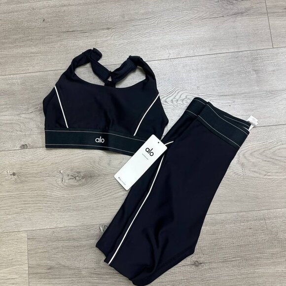 ALO Yoga Pants - ALO Yoga Airlift High-Waist Suit Up Legging Black and Bra Size L